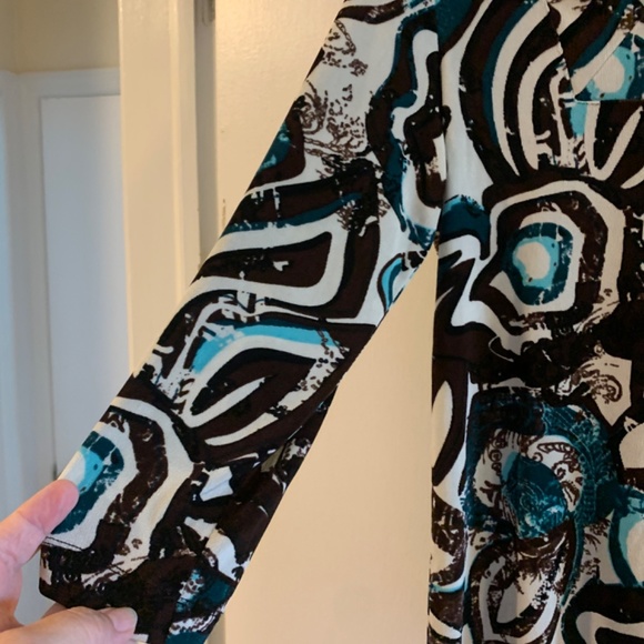 Pretty,, Colorful, Comfy Top - Picture 3 of 5